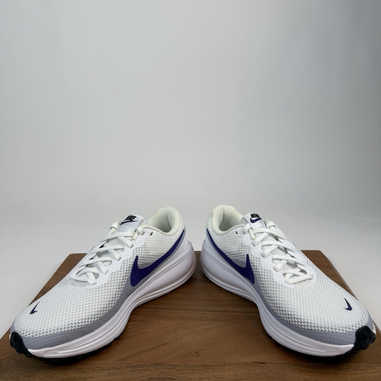 New Nib Womens Nike Revolution 8 White Atheltic Running Sneakers Shoes Size 6 W